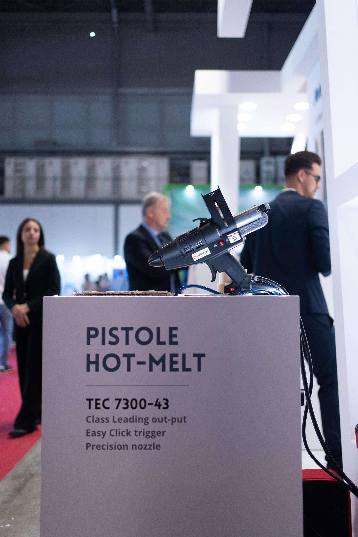 Adesivi hot melt biodegradabili per inserti packaging