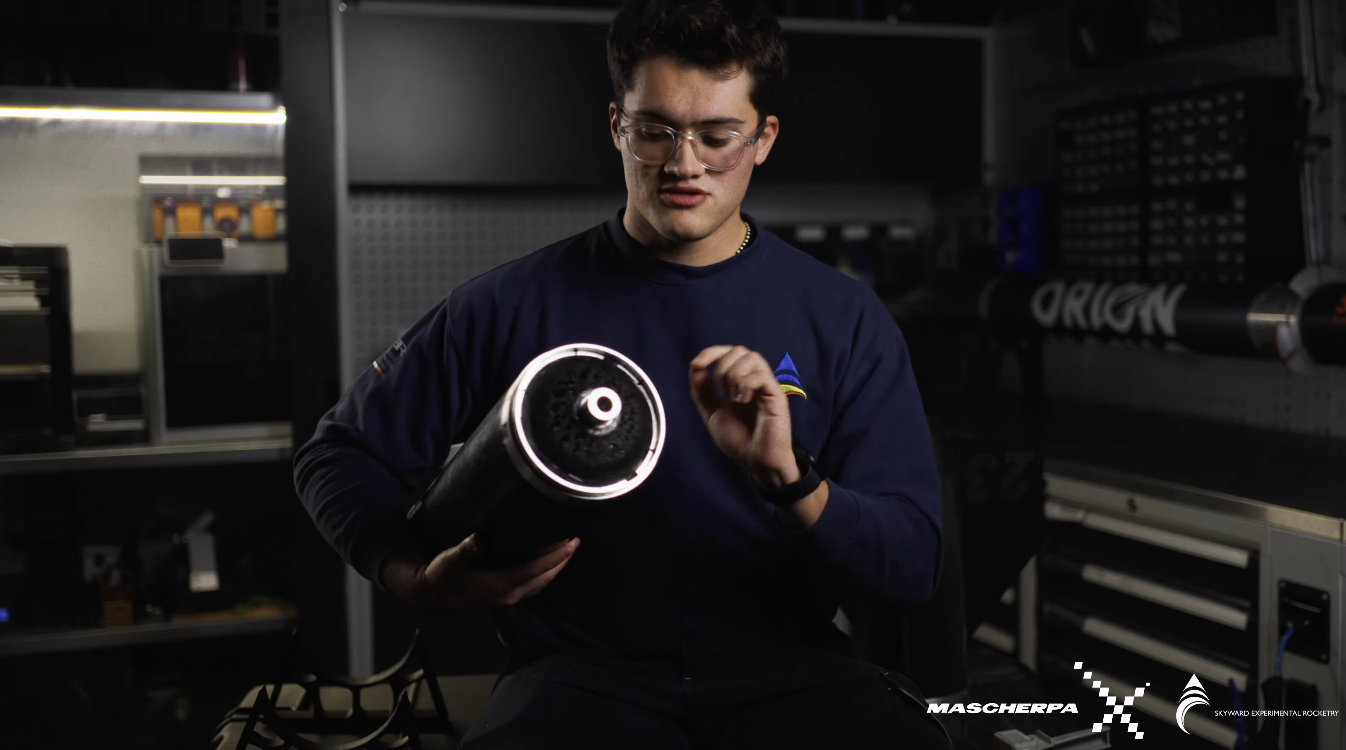 razzo Orion: fincan in materiale composito