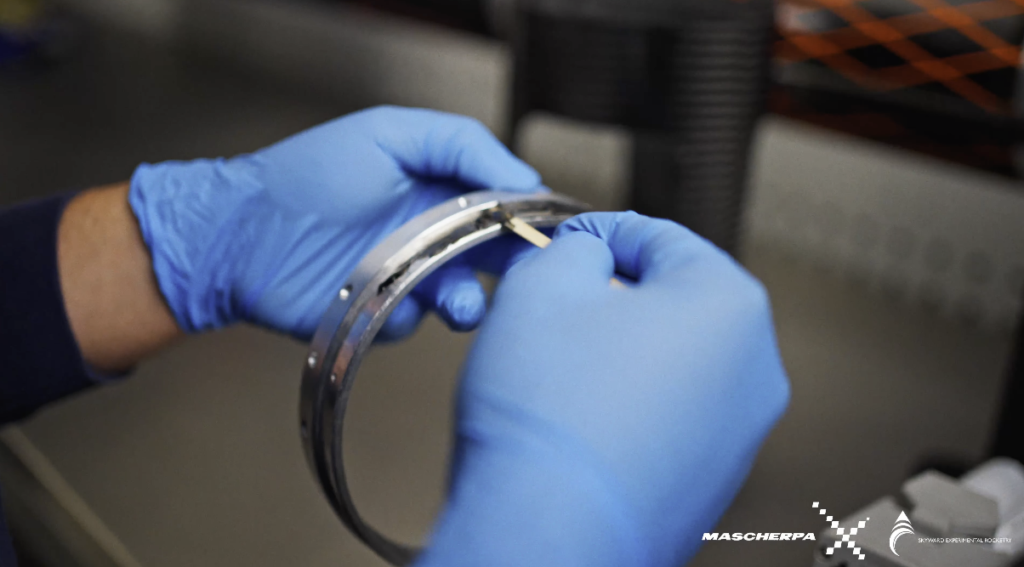 razzo Orion: fincan in materiale composito