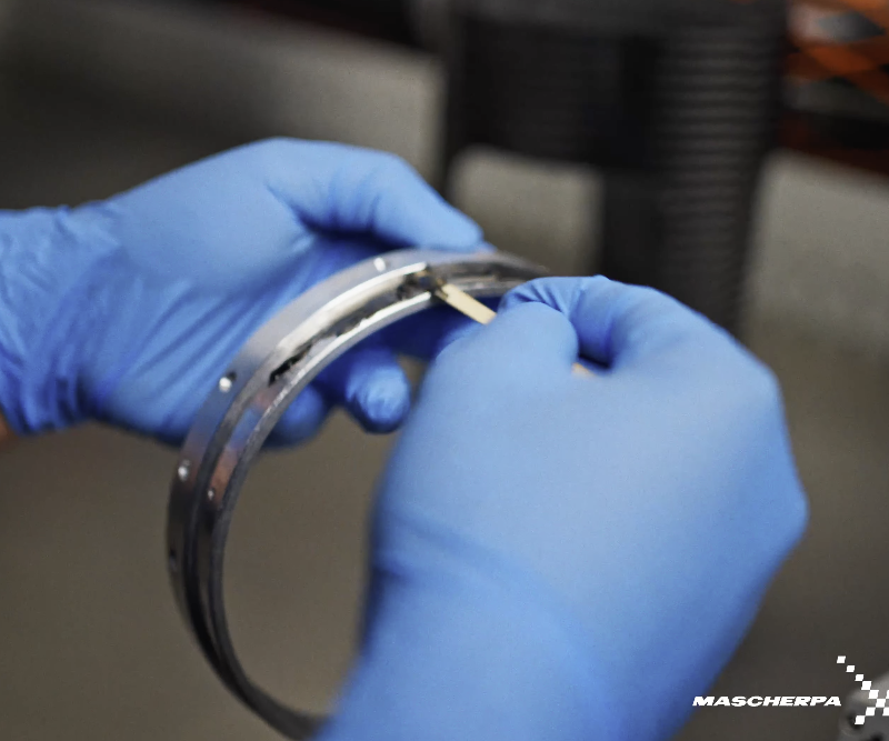 razzo Orion: fincan in materiale composito