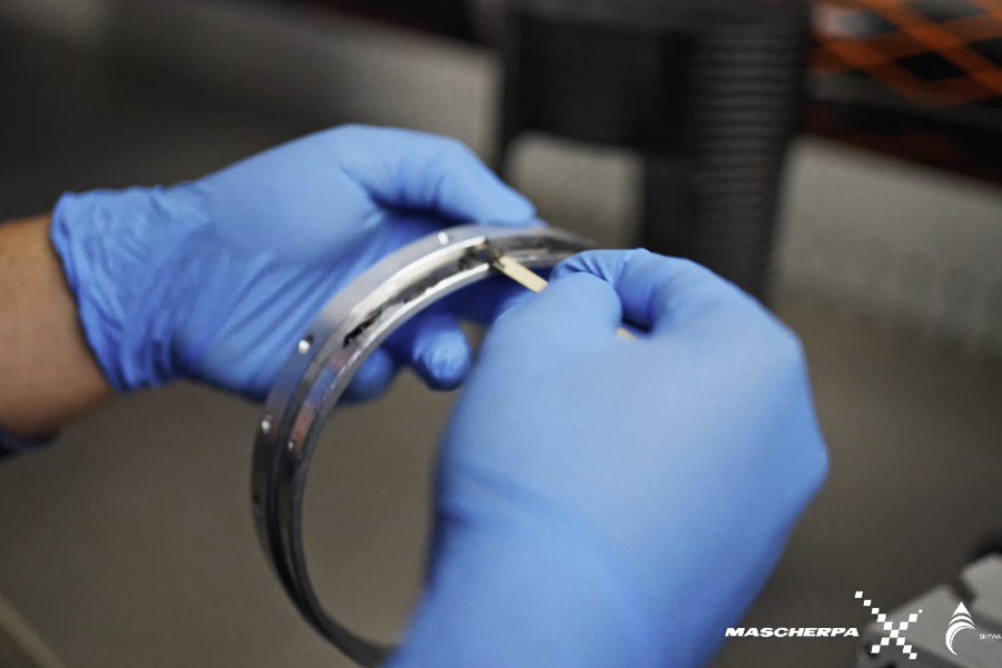 razzo Orion: fincan in materiale composito